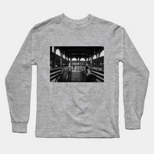 Zurich train station architectur Long Sleeve T-Shirt